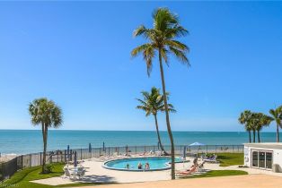 , 1717 Gulf Shore Blvd N # 101, Naples FL 34102