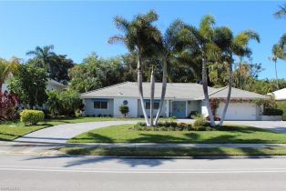 Single Family Residence, 606 Park Shore Park Shore, FL 34103 