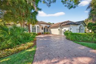 Single Family Residence, 2229 Goshawk Ct, Naples FL 34105