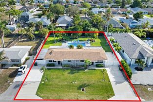 Duplex, 732 108th Ave N