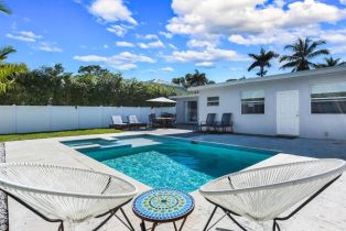 Single Family Residence, 1279 10th Ave N, Naples FL 34102