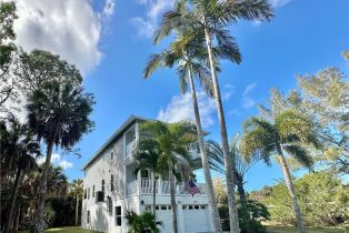 Single Family Residence, 738 Park Barefoot Beach, FL 34110 