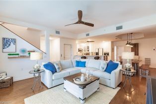 Villa Attached, 572 11th Ave S 2