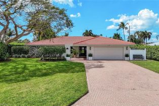 Single Family Residence, 87 Burning Tree Central Naples, FL 34105 
