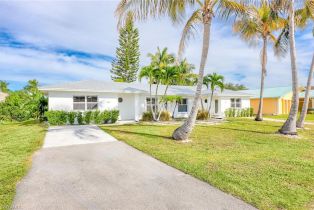 Duplex, 527 109th Ave N