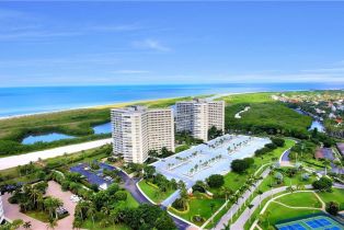 High Rise (8+), 380 Seaview Ct 30634145
