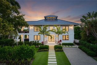 Single Family Residence, 1355 4th Olde Naples, FL 34102 