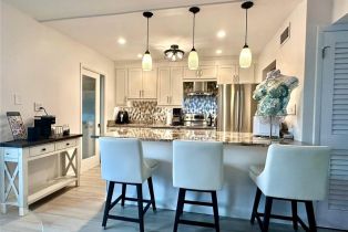 Low Rise (1-3), 788 Park Shore Dr A2934103 