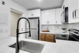, 1195 Clam Ct 202
