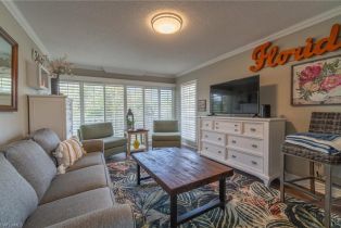 Low Rise (1-3), 1215 Edington Pl A6