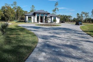 Single Family Residence, 6423 Livingston Woods Livingston Woods, FL 34109 