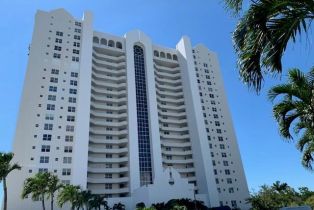 High Rise (8+), 5550 Heron Point Dr 1403