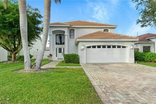 , 523 103rd Ave N