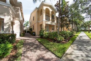 Townhouse, 28719 Alessandria Cir