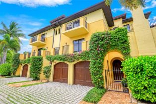 Villa Attached, 270 5th Ave S H-2