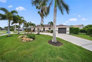 Single Family Residence, 441 Yellowbird Marco Island, FL 34145 