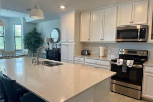 Mid Rise (4-7), 9584 Trevi Ct 522334113