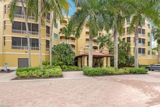 Mid Rise (4-7), 2738 Tiburon Blvd E B30134109 