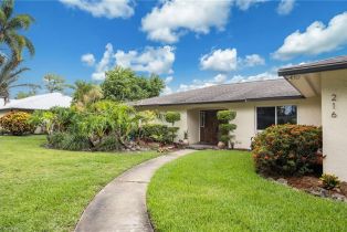 Single Family Residence, 216 Willoughby Willoughby Acres, FL 34110 