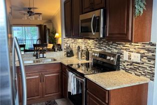 Low Rise (1-3), 181 Grand Oaks Way Q20334110 